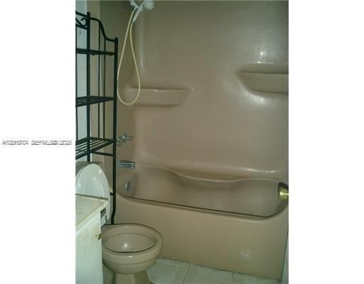 На продажу: $284,900 (2 спален, 2 ванн, 1136 Квадратных фут)