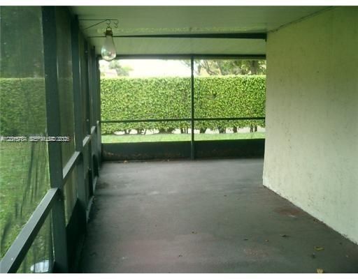 На продажу: $284,900 (2 спален, 2 ванн, 1136 Квадратных фут)