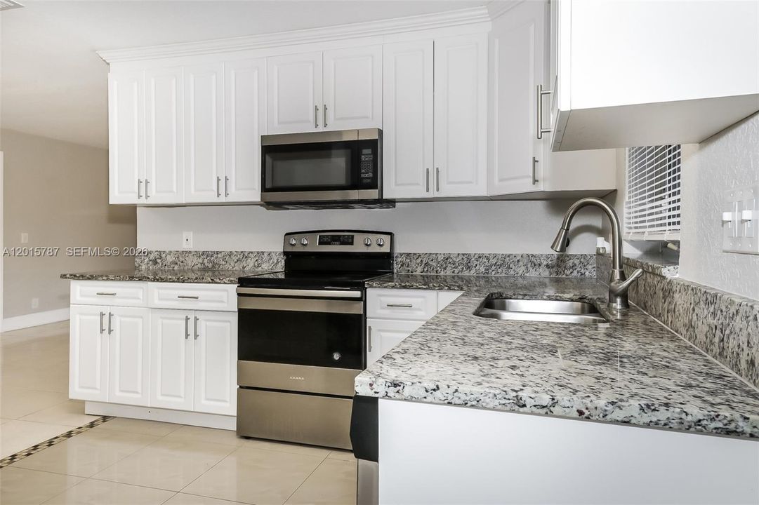 Recientemente alquilado: $2,920 (4 camas, 2 baños, 1811 Pies cuadrados)