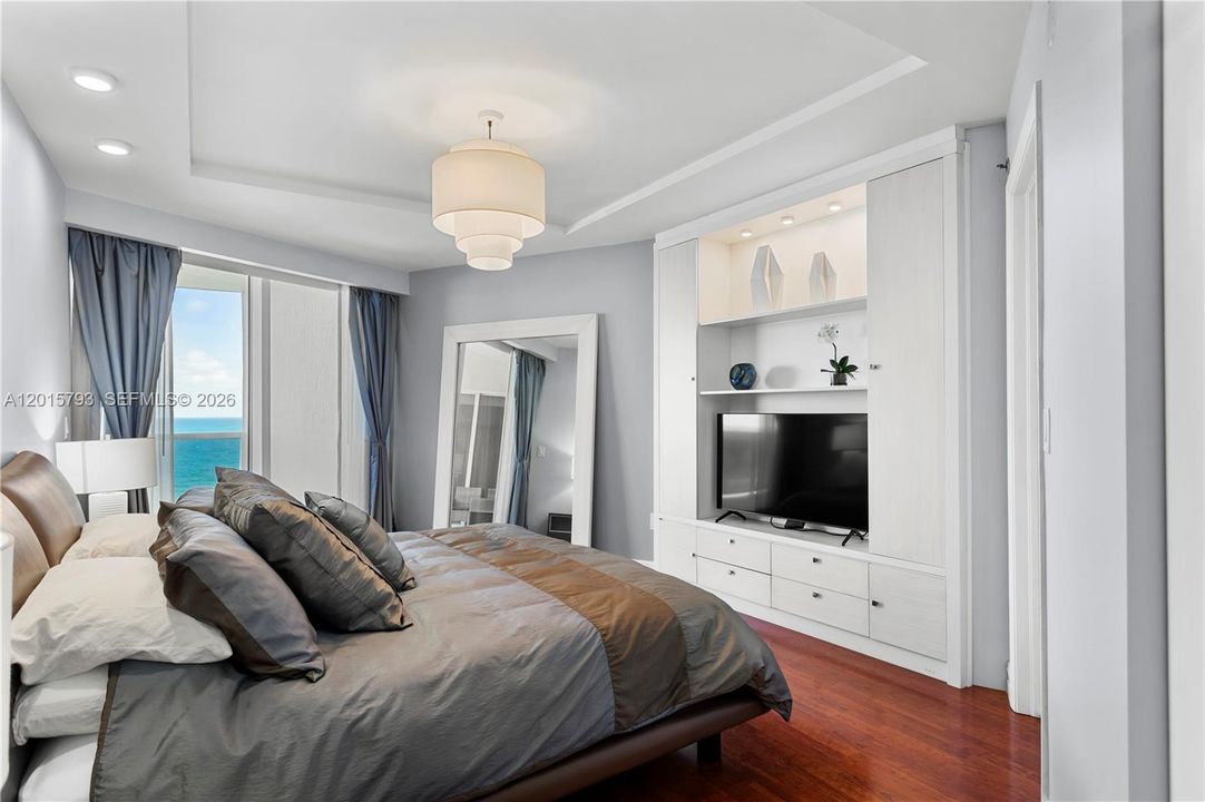 For Rent: $12,000 (3 beds, 3 baths, 2150 Square Feet)