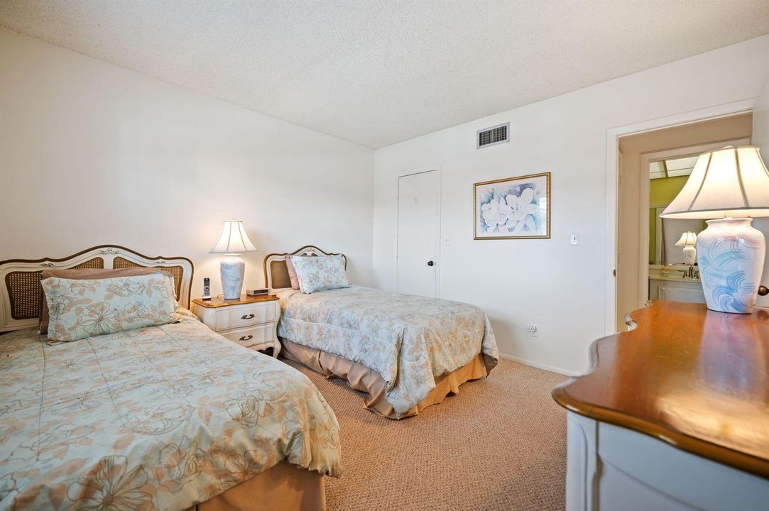 20-web-or-mls-1501-s-ocean-blvd-204