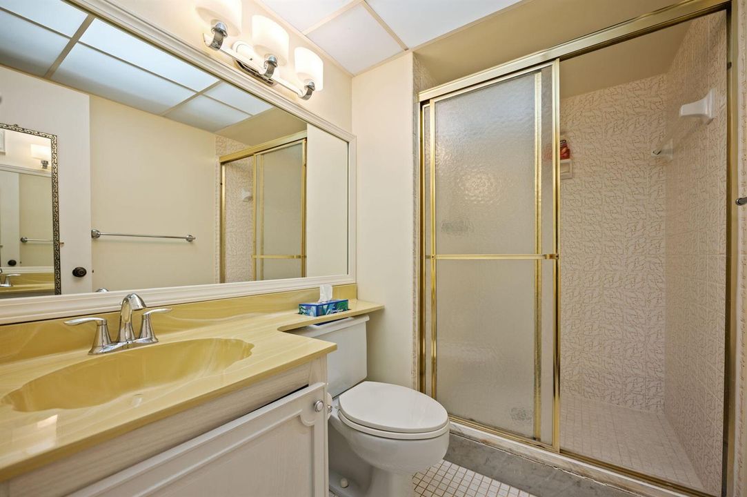 18-web-or-mls-1501-s-ocean-blvd-204