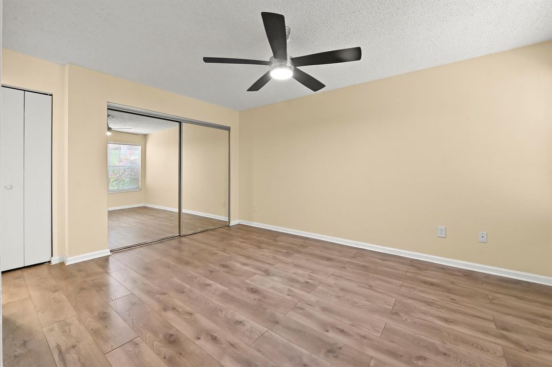25 Bedroom 01