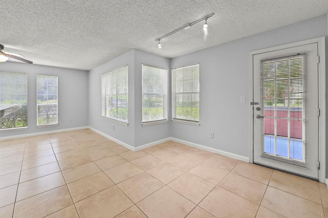 14 Dining room 02