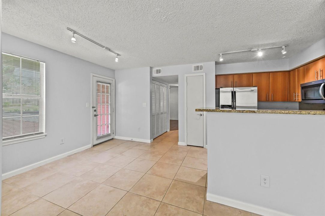 13 Dining room 01