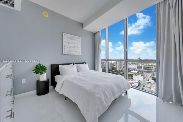For Sale: $948,000 (2 beds, 2 baths, 1647 Square Feet)