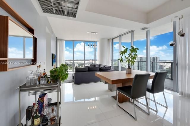 For Sale: $948,000 (2 beds, 2 baths, 1647 Square Feet)