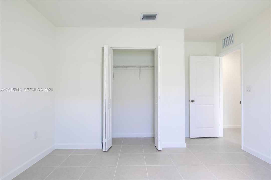 En Renta: $4,600 (4 camas, 3 baños, 2400 Pies cuadrados)