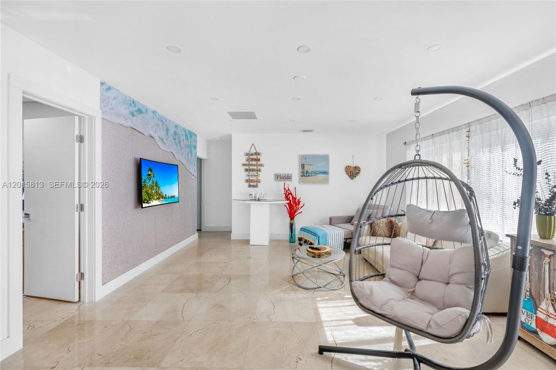 For Sale: $839,000 (4 beds, 3 baths, 1432 Square Feet)