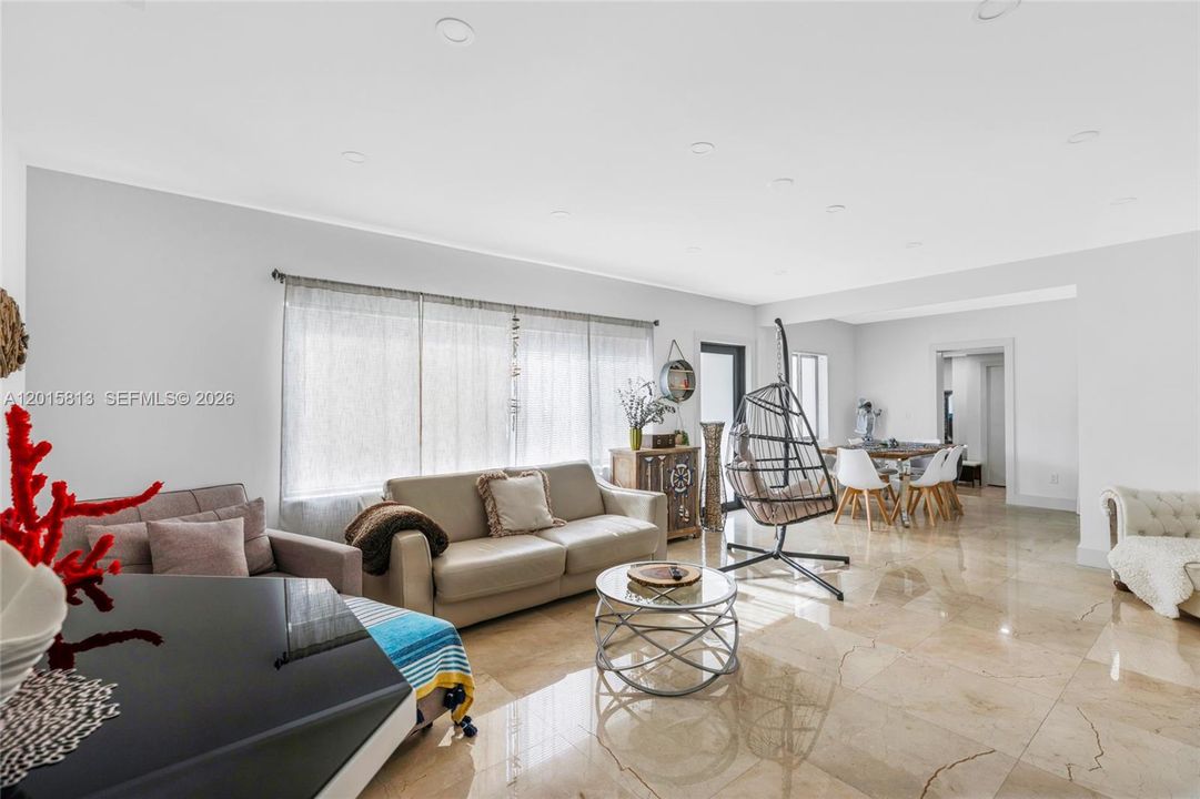For Sale: $839,000 (4 beds, 3 baths, 1432 Square Feet)