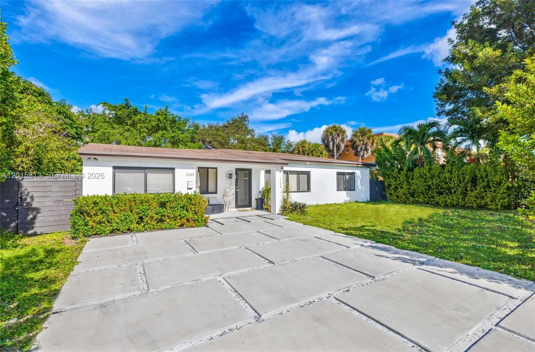 For Sale: $839,000 (4 beds, 3 baths, 1432 Square Feet)