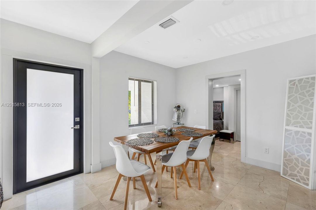 For Sale: $839,000 (4 beds, 3 baths, 1432 Square Feet)