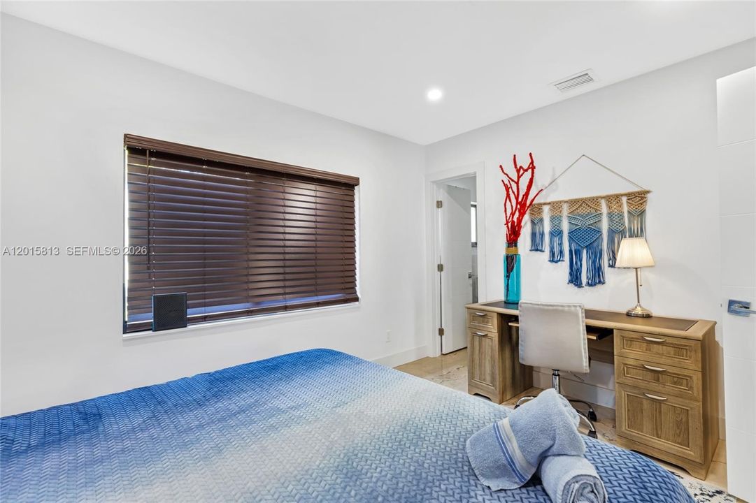 For Sale: $839,000 (4 beds, 3 baths, 1432 Square Feet)