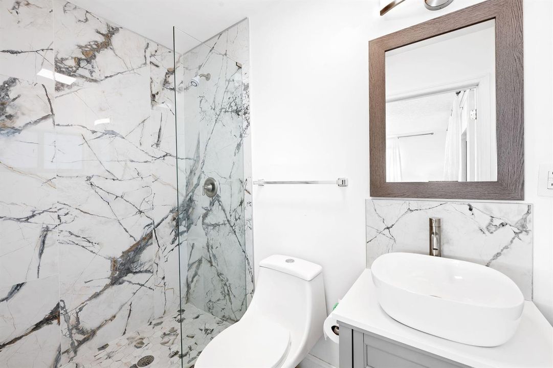 1985 Bathroom 2