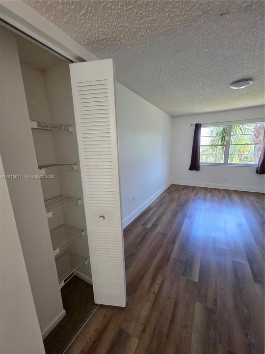 На продажу: $145,000 (1 спален, 1 ванн, 695 Квадратных фут)