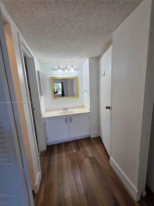 На продажу: $145,000 (1 спален, 1 ванн, 695 Квадратных фут)
