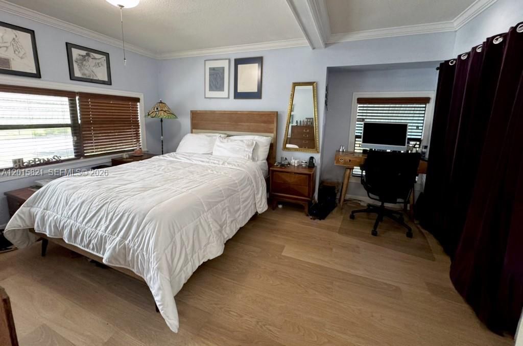 For Sale: $678,000 (2 beds, 1 baths, 775 Square Feet)