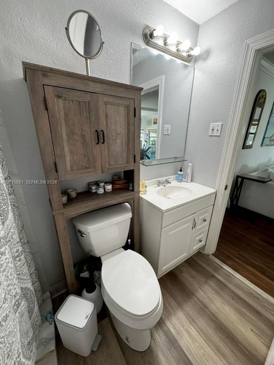 For Sale: $678,000 (2 beds, 1 baths, 775 Square Feet)