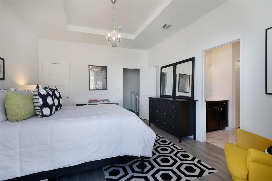 For Rent: $3,500 (4 beds, 3 baths, 1963 Square Feet)