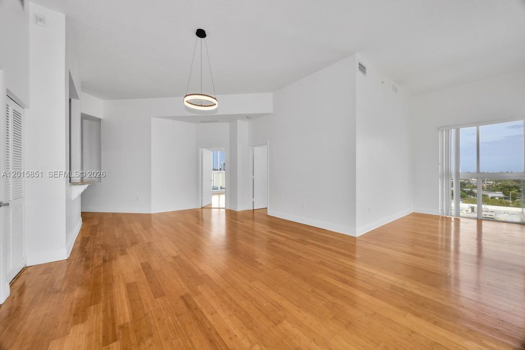 Active With Contract: $499,000 (3 beds, 3 baths, 1705 Square Feet)