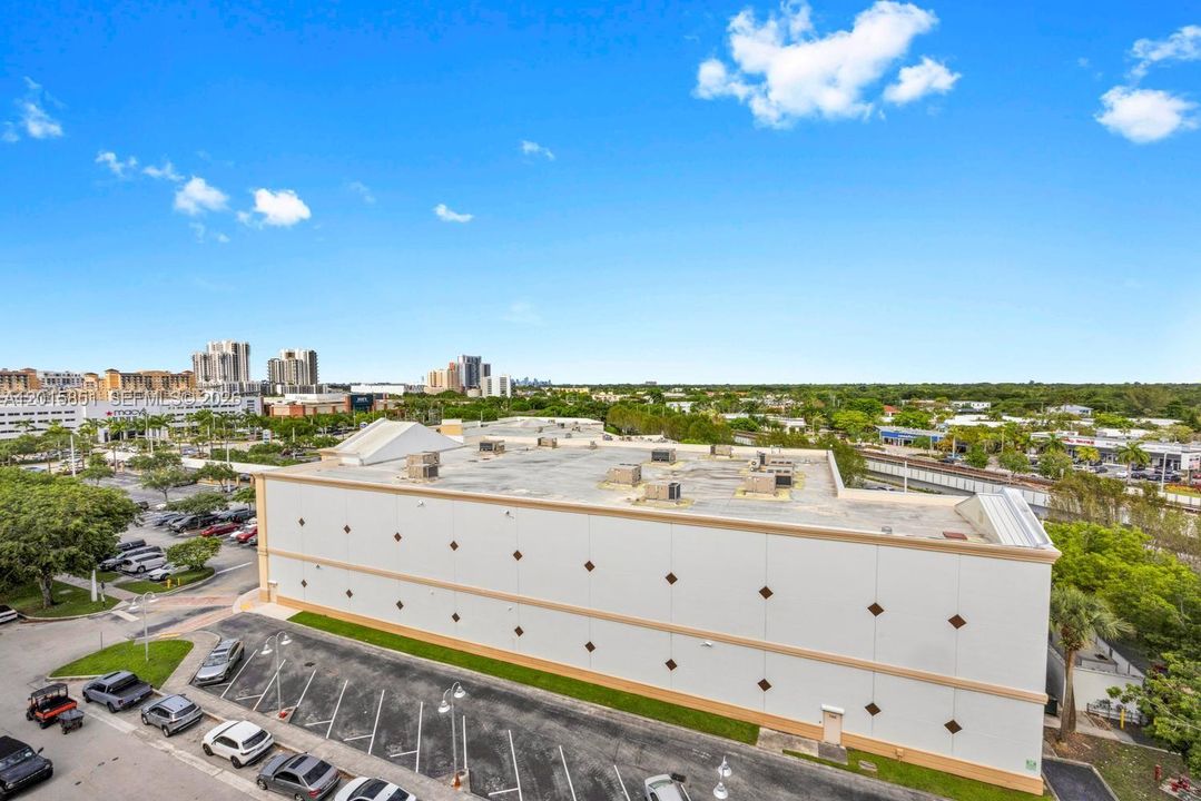 Active With Contract: $499,000 (3 beds, 3 baths, 1705 Square Feet)