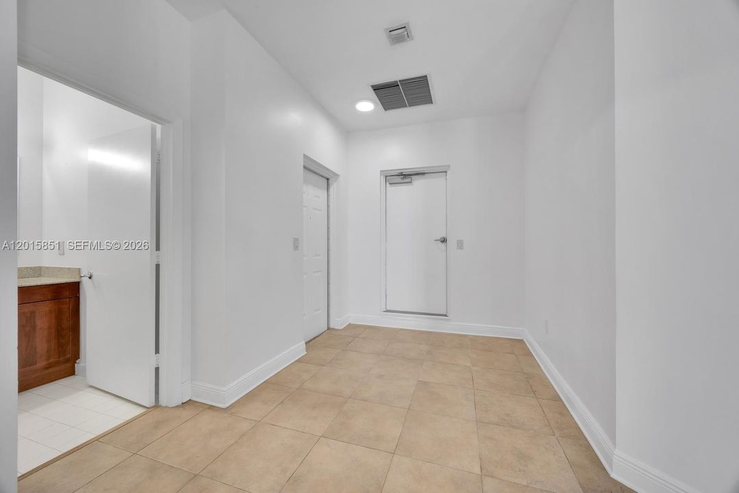 Active With Contract: $499,000 (3 beds, 3 baths, 1705 Square Feet)