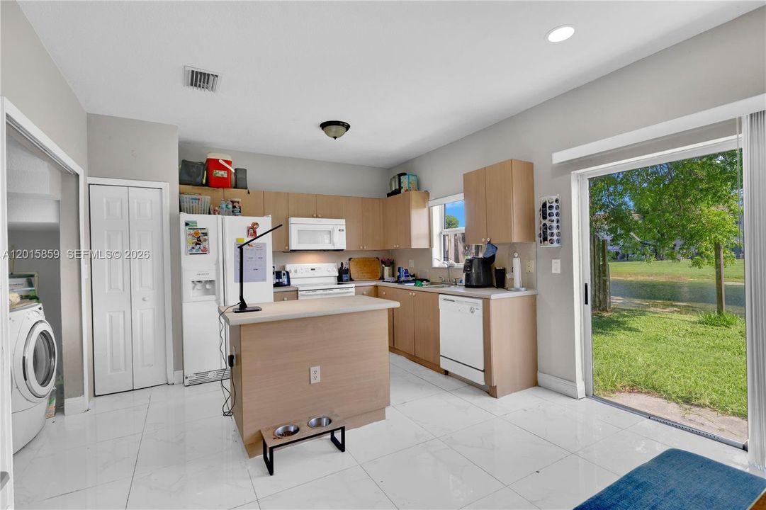 For Sale: $290,000 (3 beds, 2 baths, 1509 Square Feet)