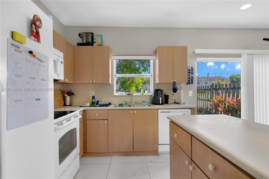 For Sale: $290,000 (3 beds, 2 baths, 1509 Square Feet)
