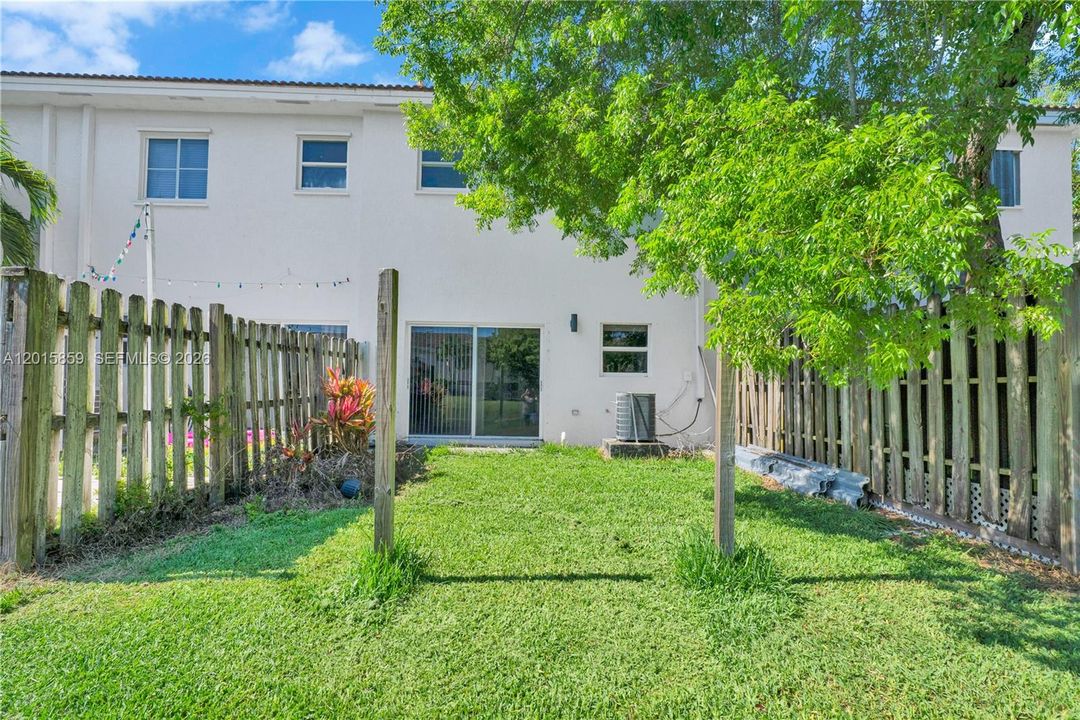 For Sale: $290,000 (3 beds, 2 baths, 1509 Square Feet)