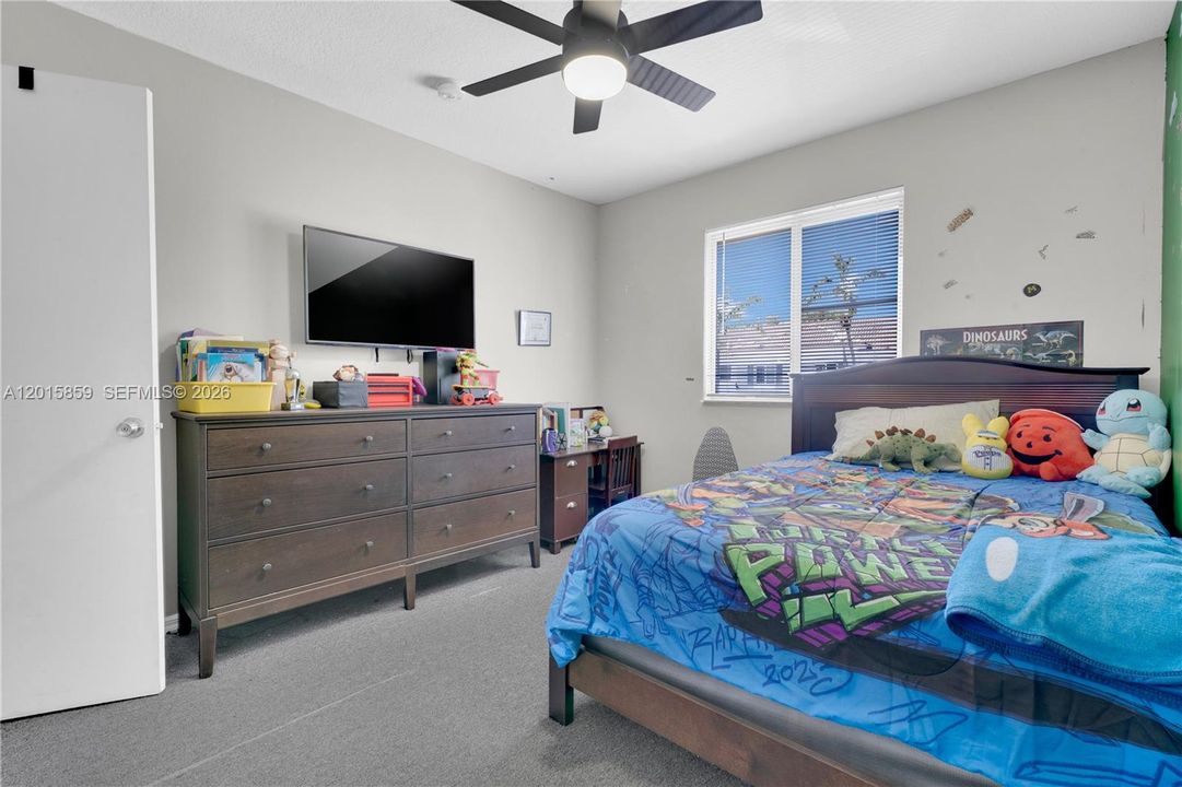 For Sale: $290,000 (3 beds, 2 baths, 1509 Square Feet)
