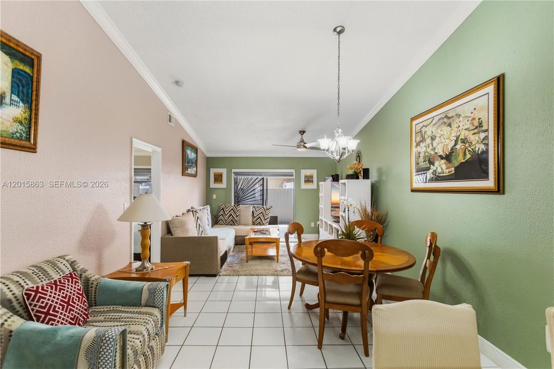 For Sale: $569,000 (3 beds, 2 baths, 1274 Square Feet)