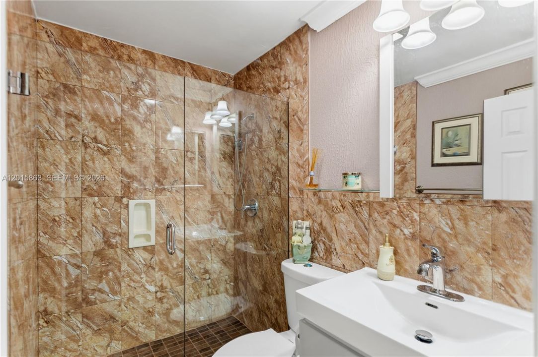 For Sale: $569,000 (3 beds, 2 baths, 1274 Square Feet)