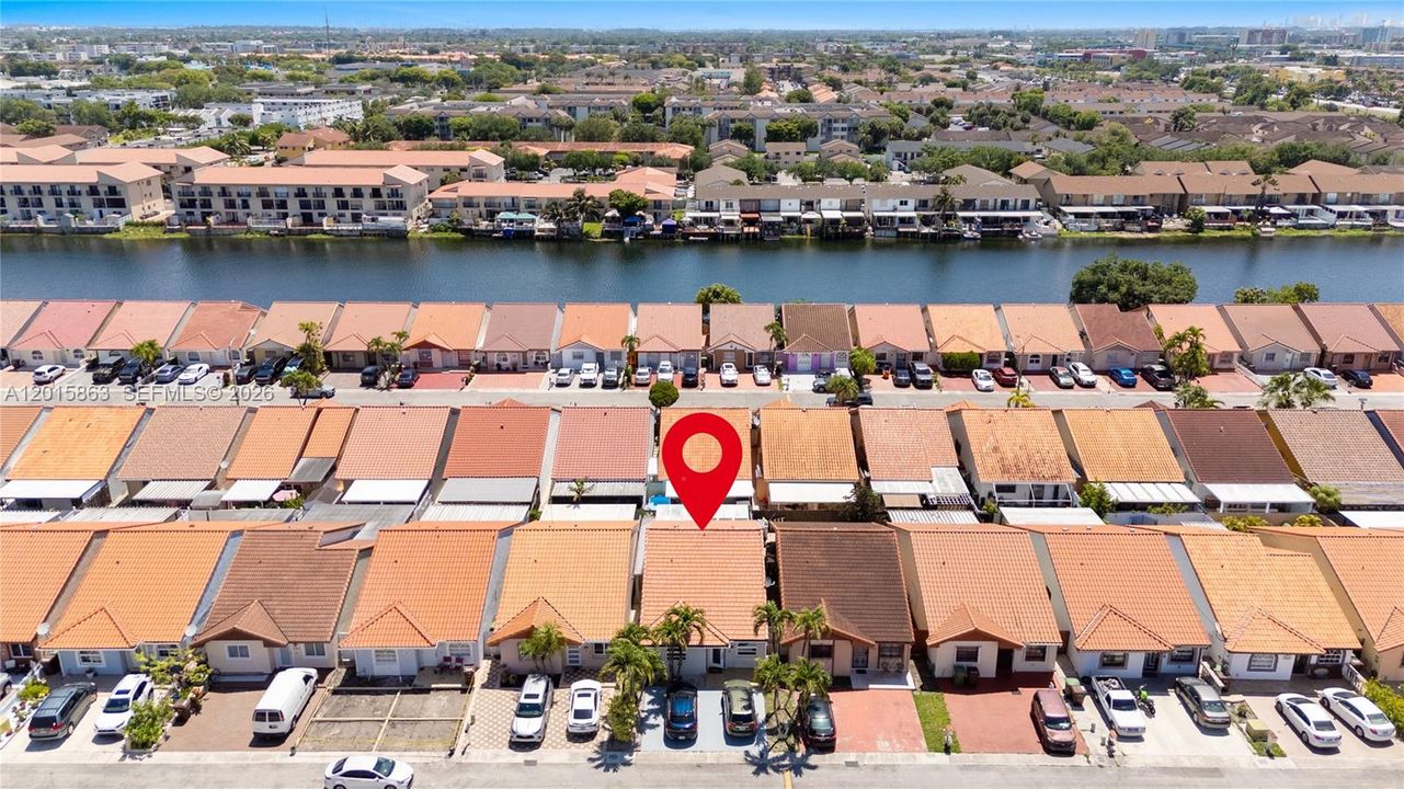 For Sale: $569,000 (3 beds, 2 baths, 1274 Square Feet)