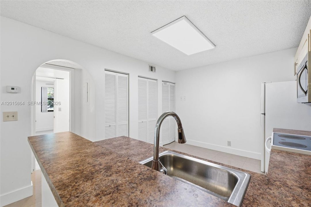 En Venta: $218,000 (1 camas, 1 baños, 777 Pies cuadrados)