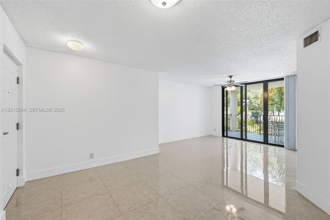 En Venta: $218,000 (1 camas, 1 baños, 777 Pies cuadrados)