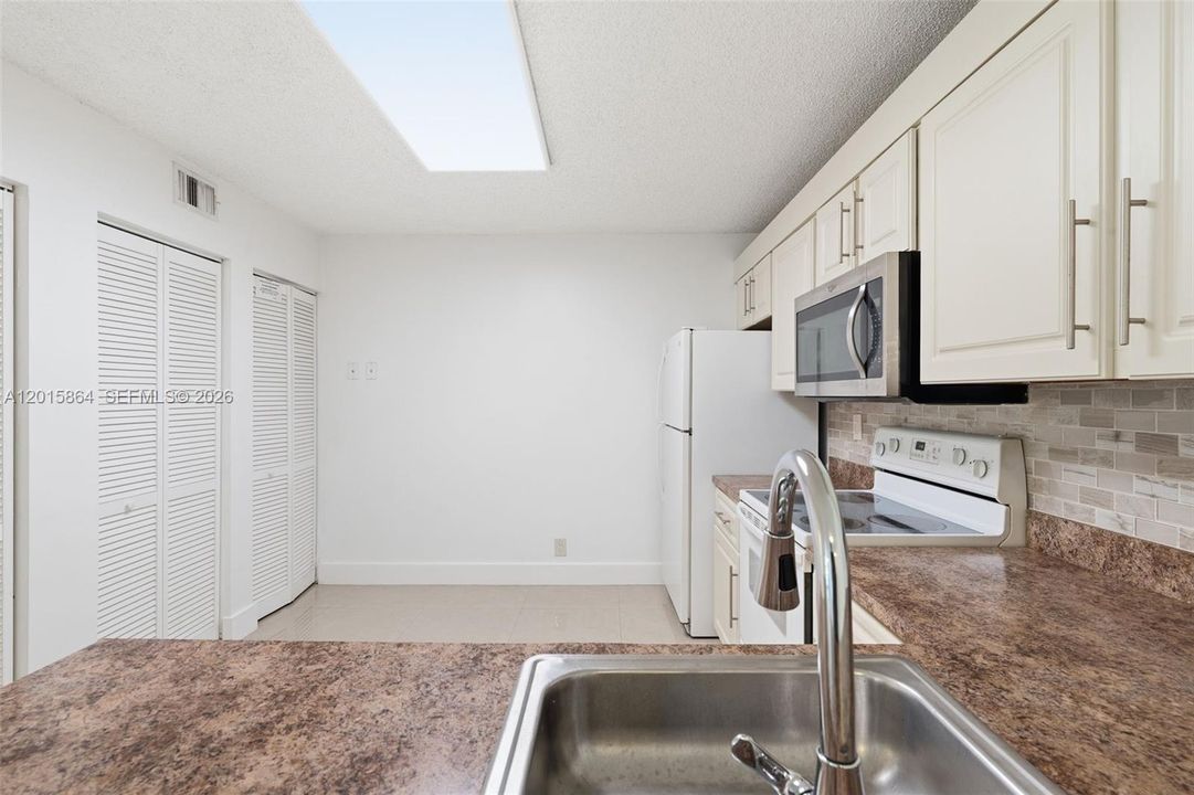 En Venta: $218,000 (1 camas, 1 baños, 777 Pies cuadrados)