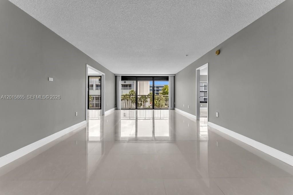 En Venta: $575,000 (2 camas, 2 baños, 1568 Pies cuadrados)