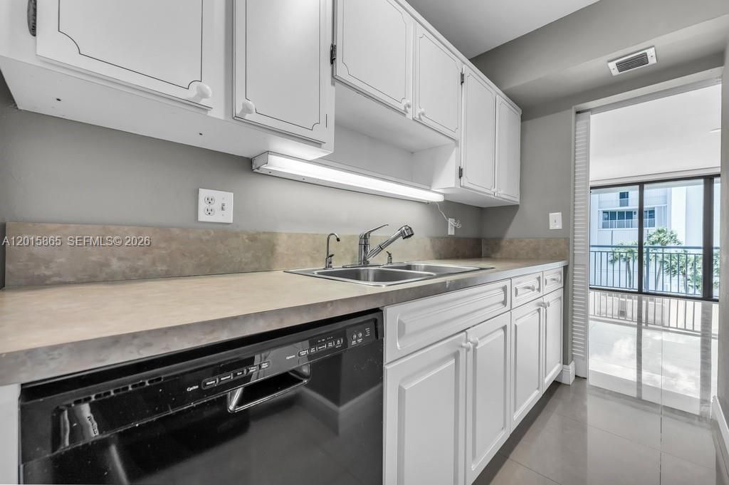 En Venta: $575,000 (2 camas, 2 baños, 1568 Pies cuadrados)