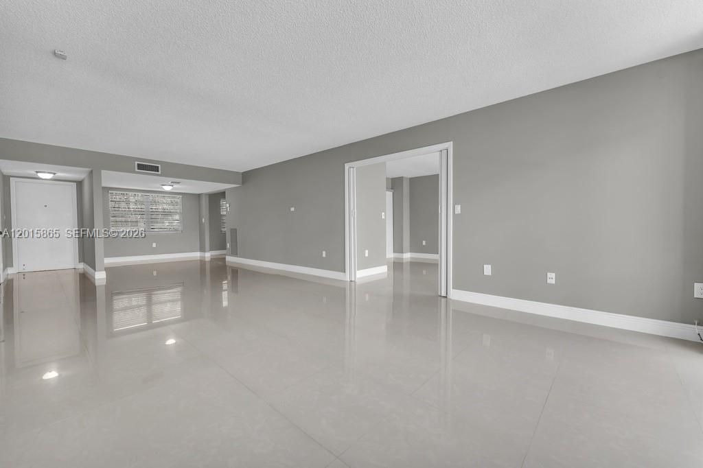 En Venta: $575,000 (2 camas, 2 baños, 1568 Pies cuadrados)