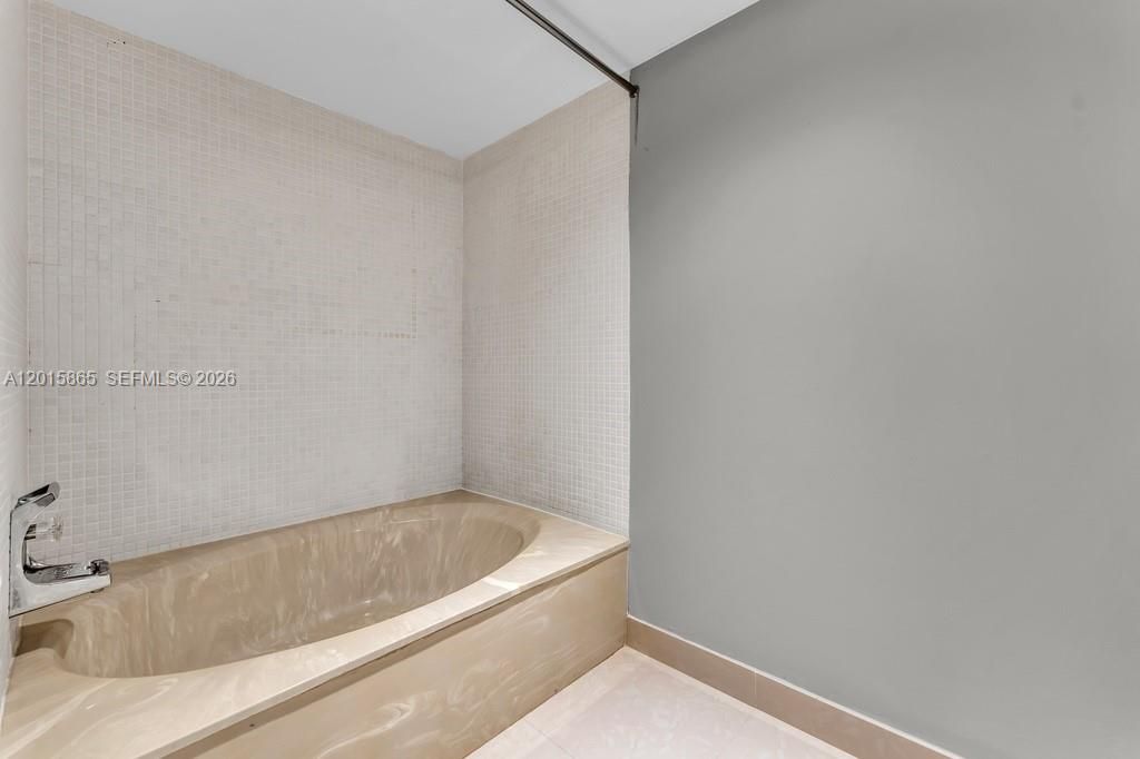 En Venta: $575,000 (2 camas, 2 baños, 1568 Pies cuadrados)