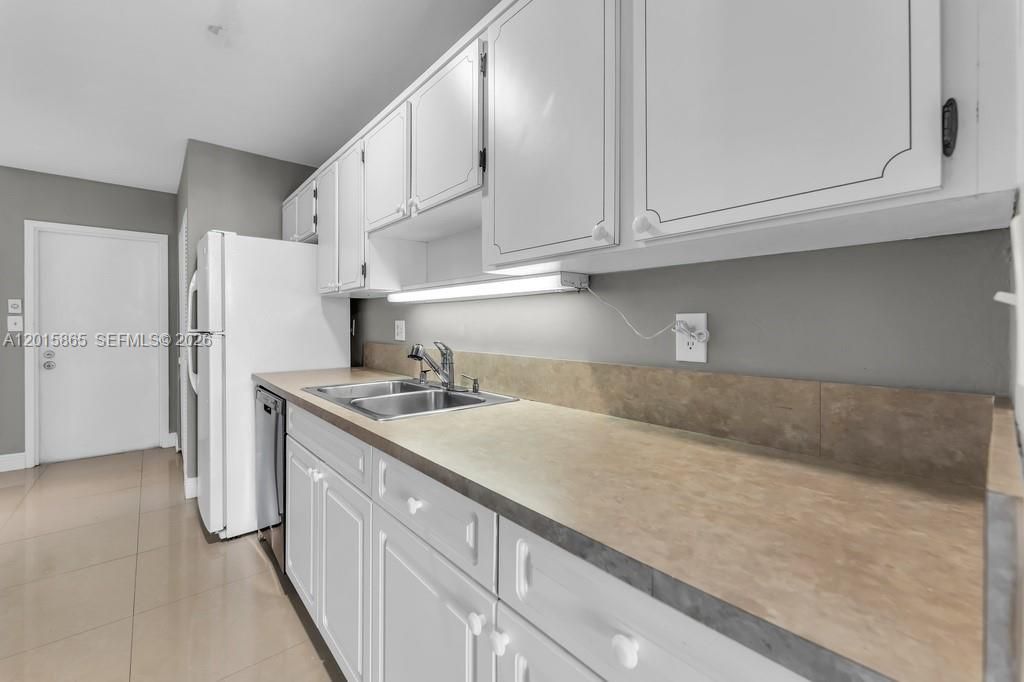 En Venta: $575,000 (2 camas, 2 baños, 1568 Pies cuadrados)