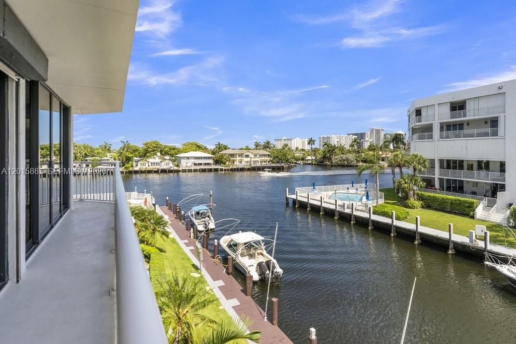 En Venta: $575,000 (2 camas, 2 baños, 1568 Pies cuadrados)