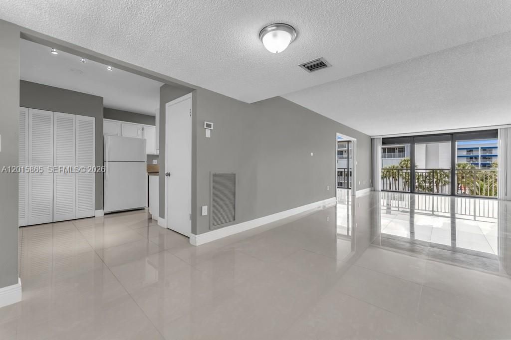 En Venta: $575,000 (2 camas, 2 baños, 1568 Pies cuadrados)
