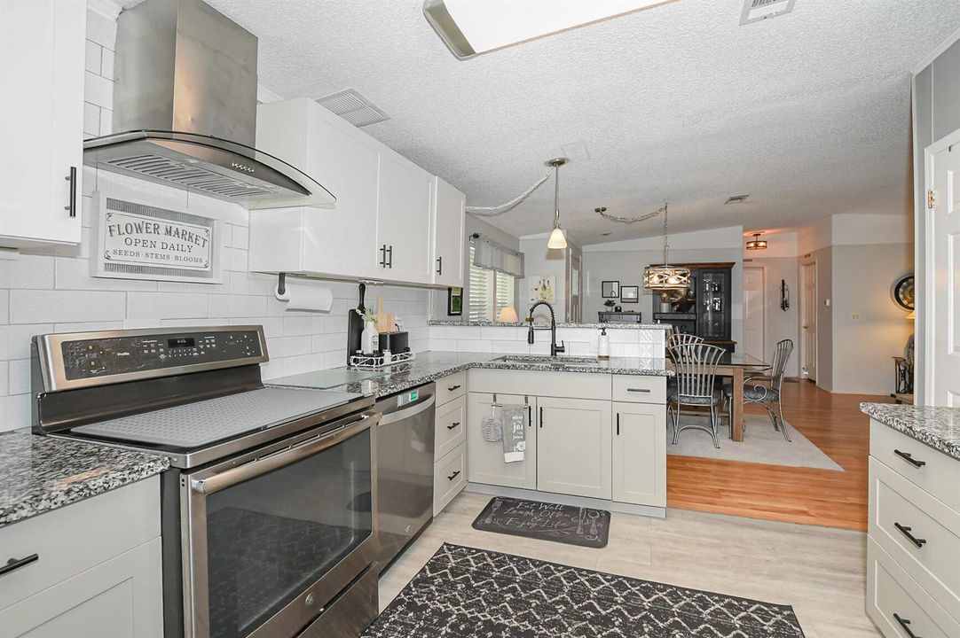 Modern Stainless Steal Range Hood