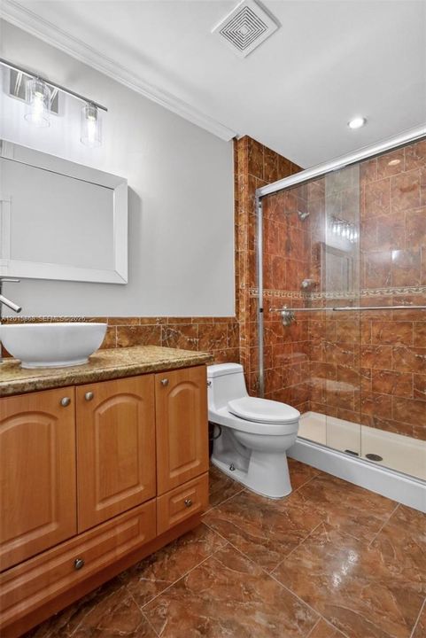 На продажу: $379,000 (2 спален, 2 ванн, 1250 Квадратных фут)