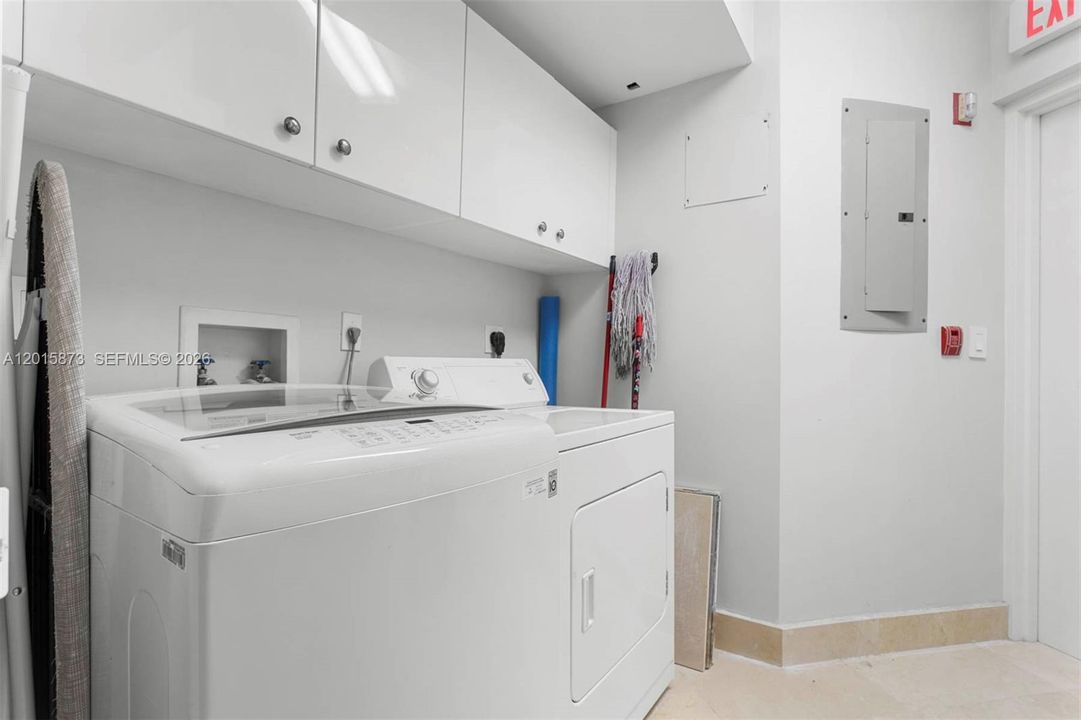 В аренду: $12,000 (3 спален, 4 ванн, 2440 Квадратных фут)