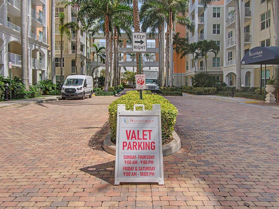 16 Building Valet Entry Area