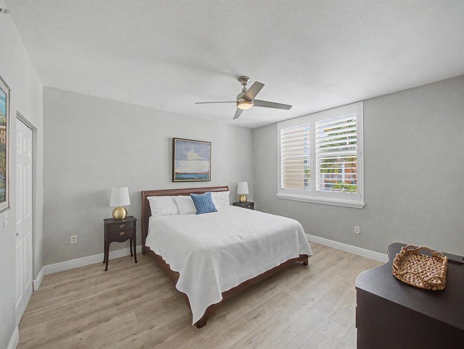 12 Guest Bedroom