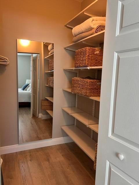 15 Guest Walk in Closet