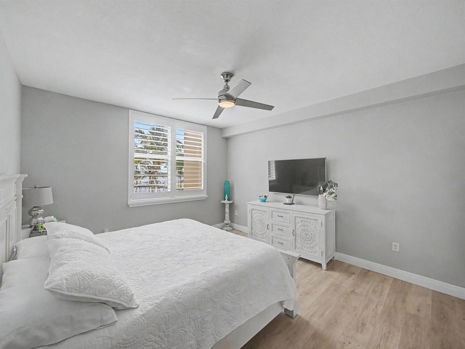 8 Main Bedroom